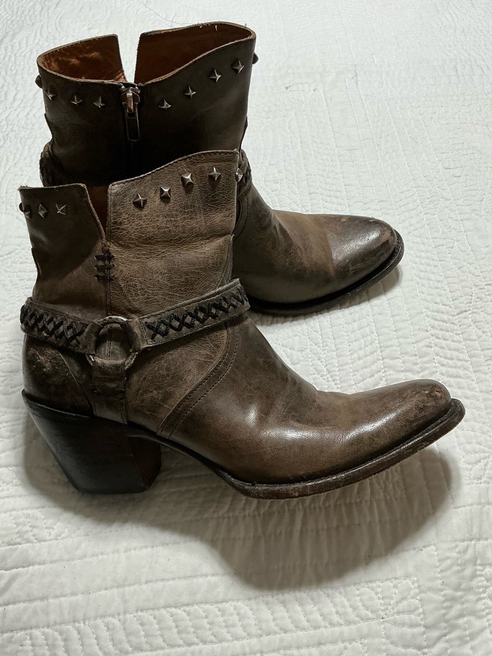 Lucchese Women’s Brown Distressed Leather Studded Harness Ankle Boots Size 10B